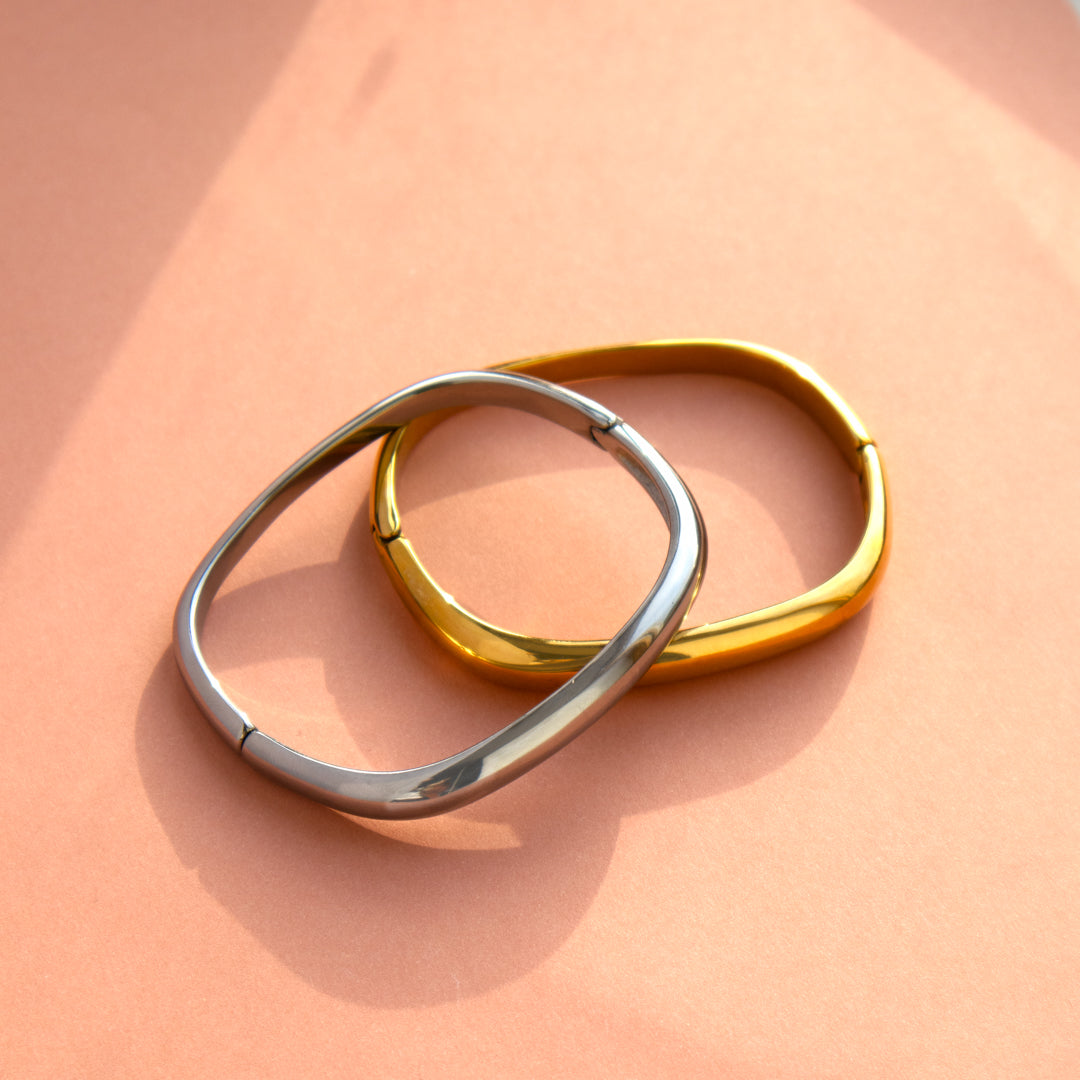 Gold or Silver Tone Stainless Steel Clicker Bangle