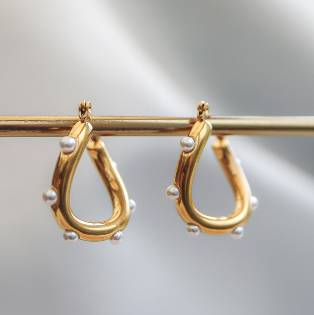 Non Tarnish Twisted Hoop Earrings With Inlaid Pearls
