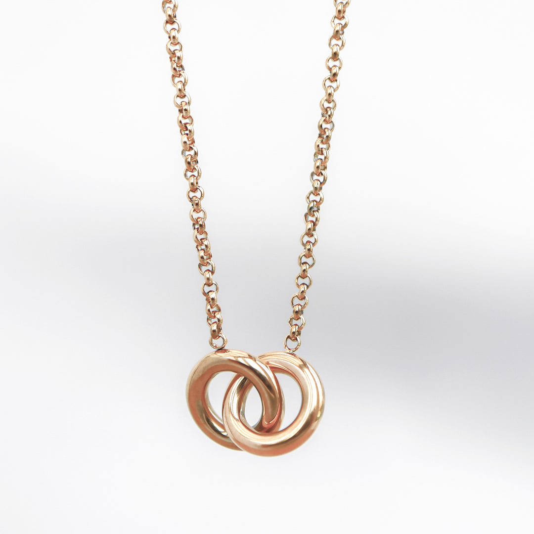 Non Tarnish Linked Rings Infinity Necklace